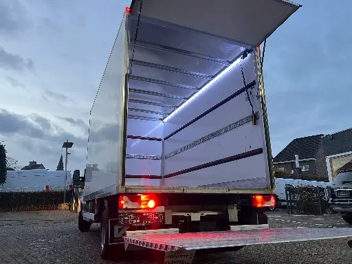 Kastwagen met Lift